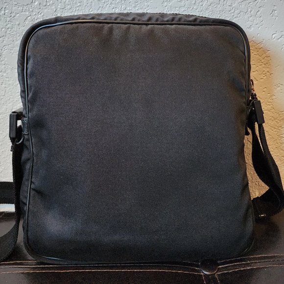 Sold-Gucci Messenger Bag Canvas Nylon Razor Black - Picture 2 of 12
